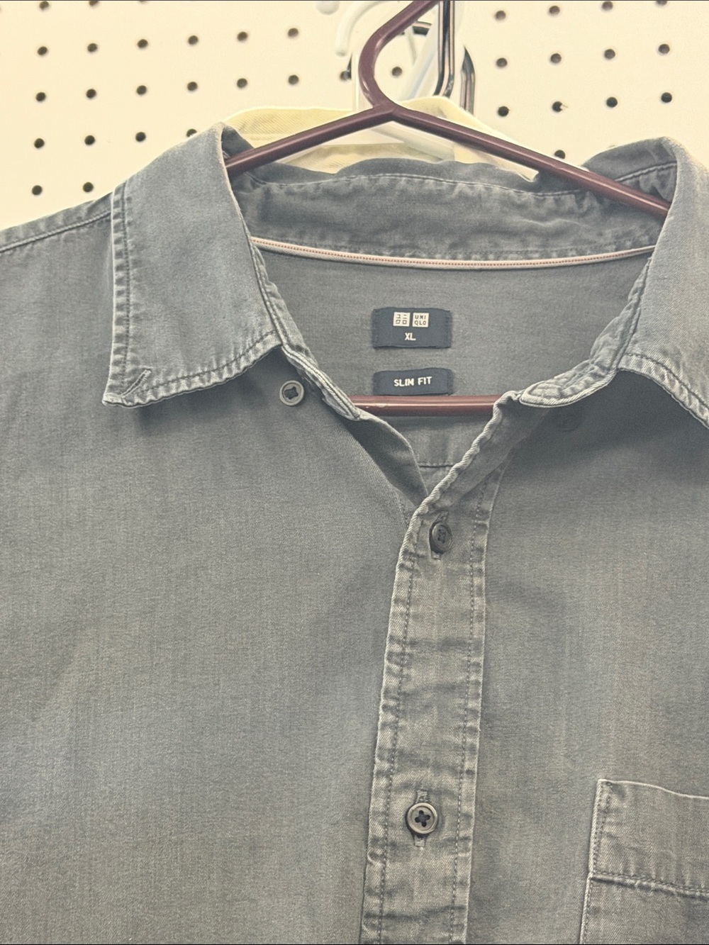 SOLD SOLD SOLD
Uniqlo Men's Casual Button-Down Shirt — Charcoal Gray - Picture 2 of 7